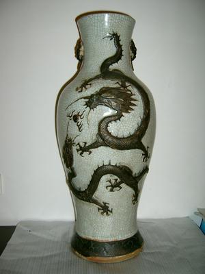 清瓷塑铁龙哥釉瓶